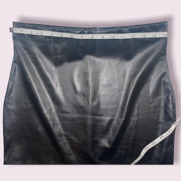 LEATHER SKIRT - BLACK ✨ - Picture 2 of 7
